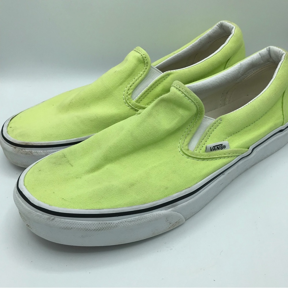 Vans Classic slip-on lime green unisex sneakers, size 7.5 men/9 women